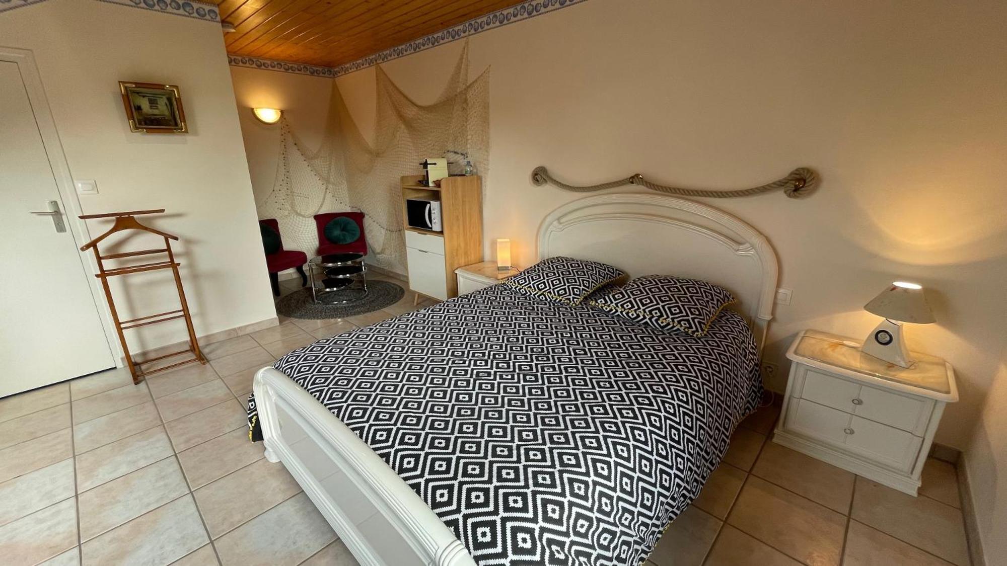 Chambres D'Hotes Les Tilleuls Poullaouen Esterno foto